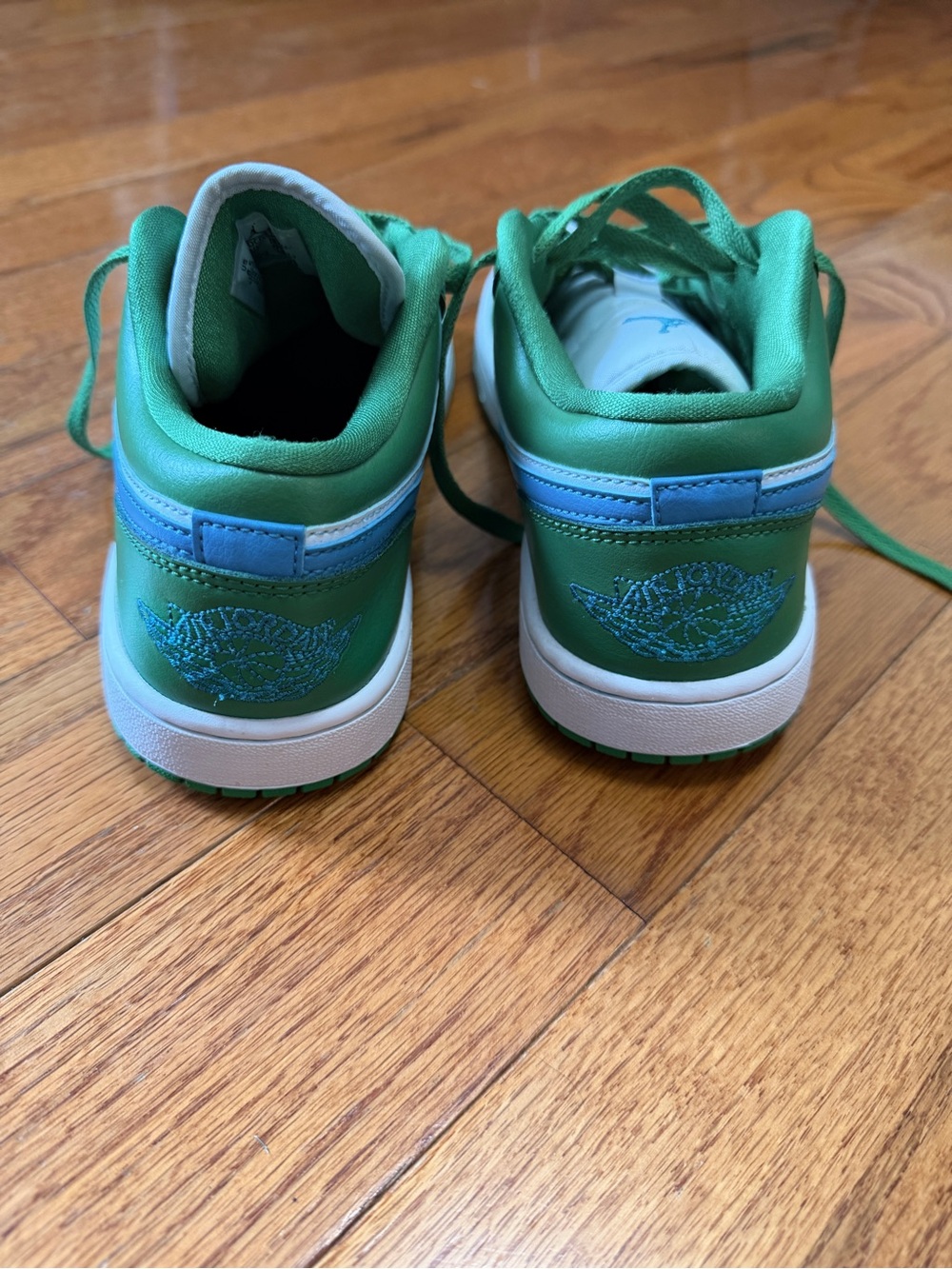 Nike Air Jordan 1 Low Lucky Green Aquatone Sneakers Women’s Size 8.5 - Picture 7 of 7
